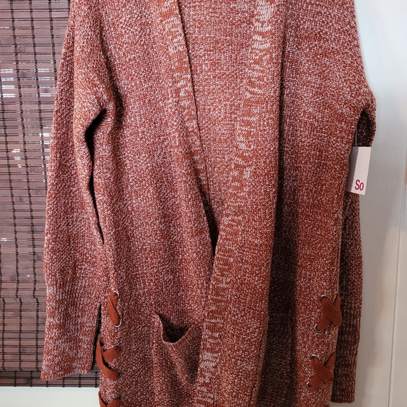 MAKE AN OFFER! Kohl's SO Long Sweater with criss cross detail and pockets NWT!! - Picture 7 of 7